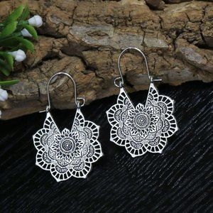 🧿 3 for $33 🧿  Bohemian Summer Floral Dangle Earrings